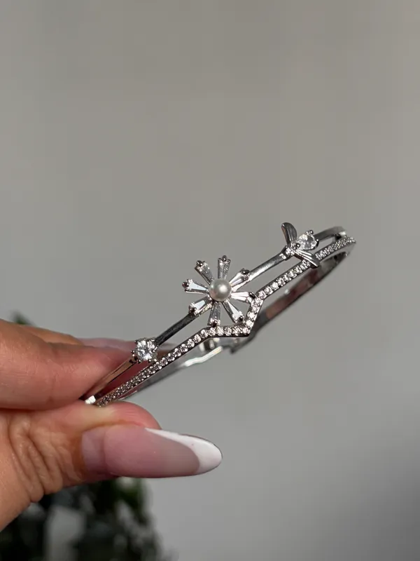 Daisy Pearl Cuff