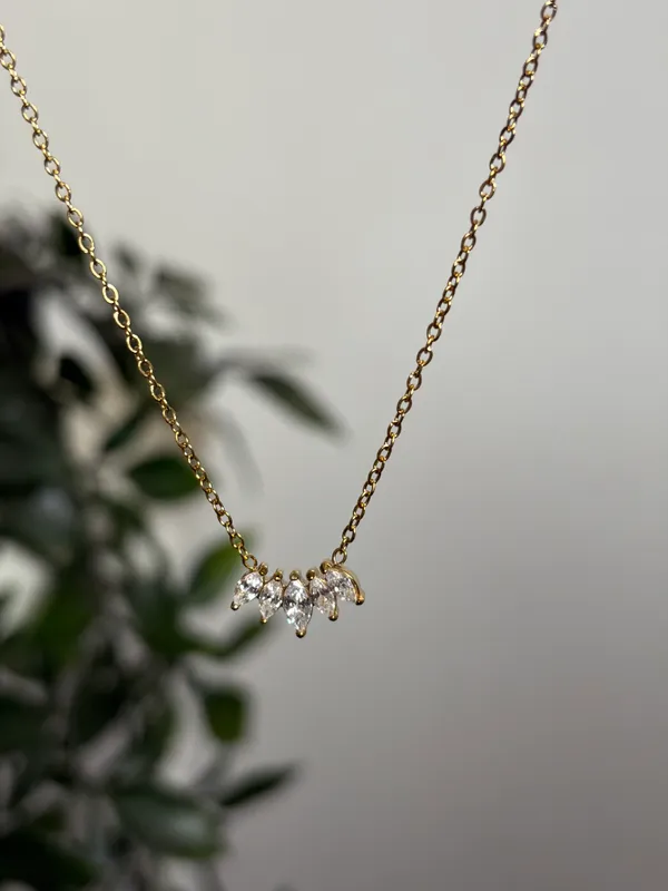 Aurora Leaf Necklace✨
