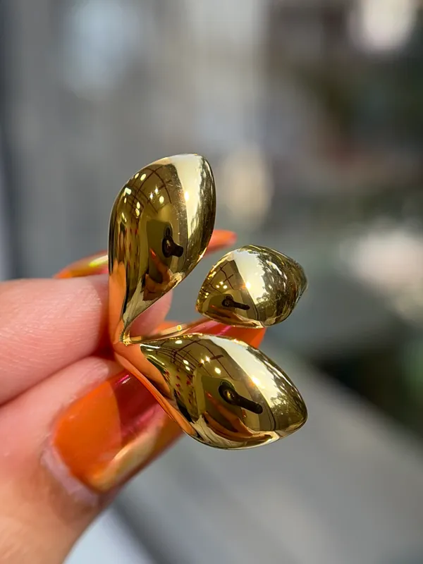Luna Petal Ring ✨