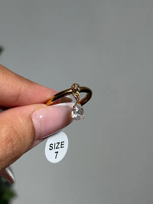 Hanging solitaire ring 💍