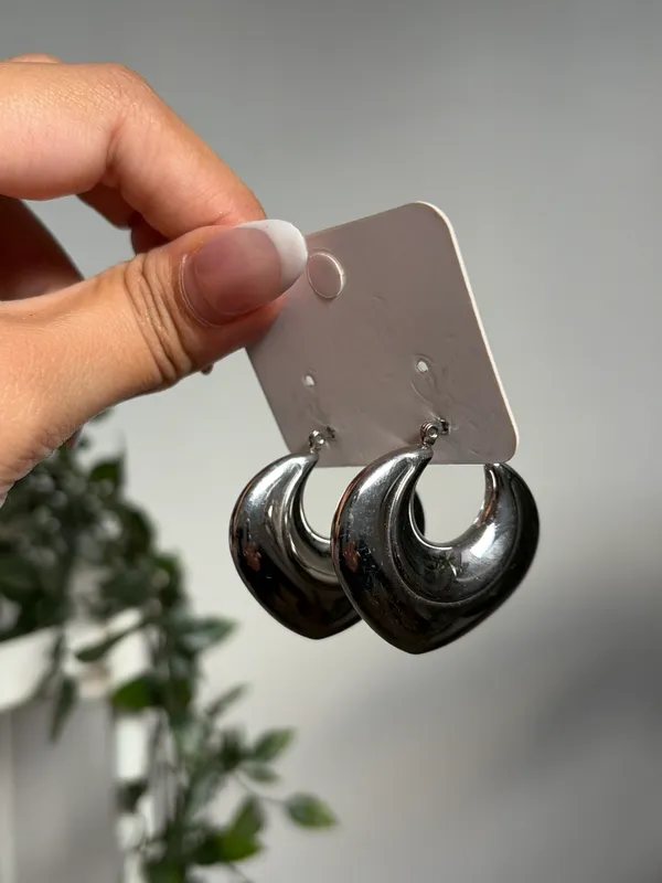Luna Curve Hoops