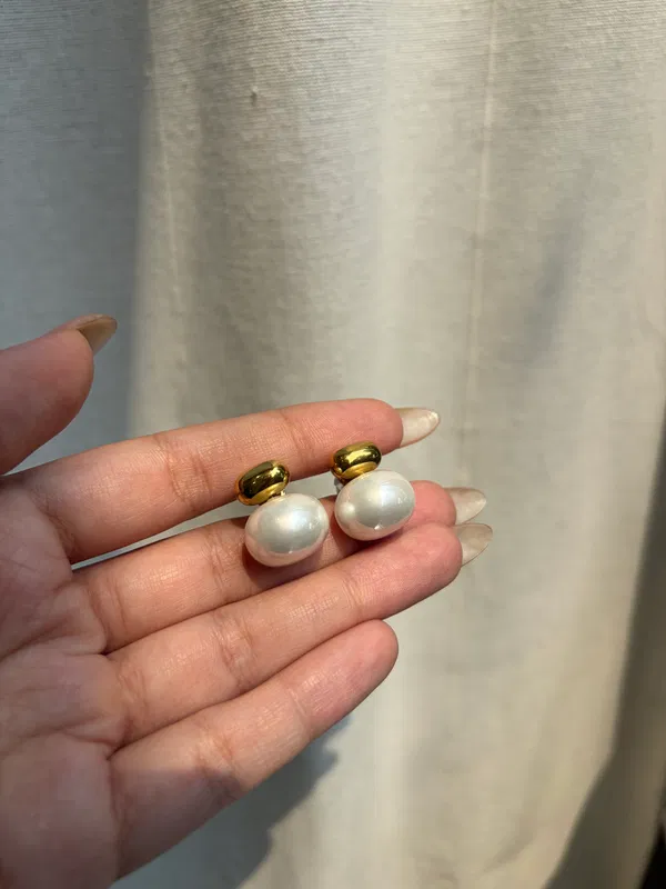 Solenne Earrings