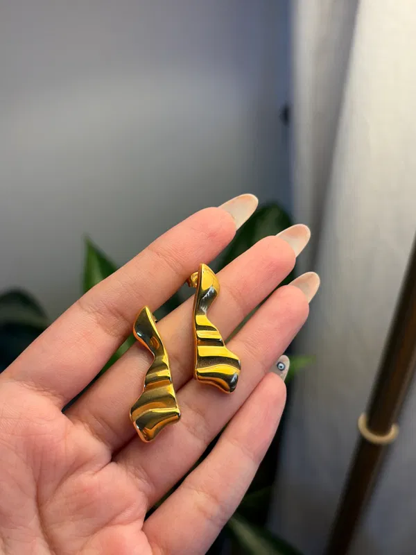 Zaria Sculpted Earrings