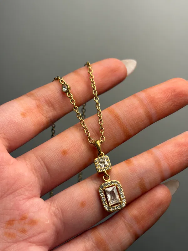 Cléora Necklace