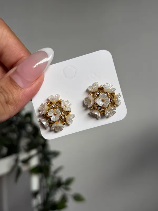 Fleur Pearl Studs