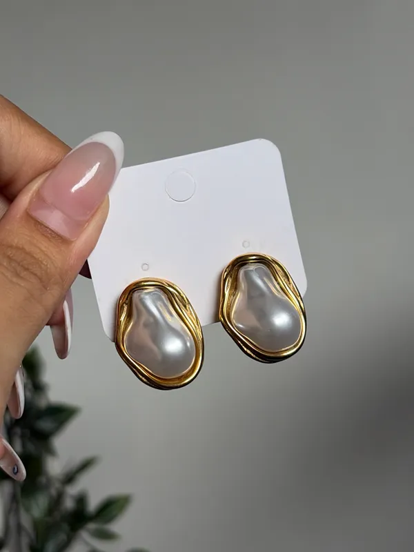 Molten Pearl Studs