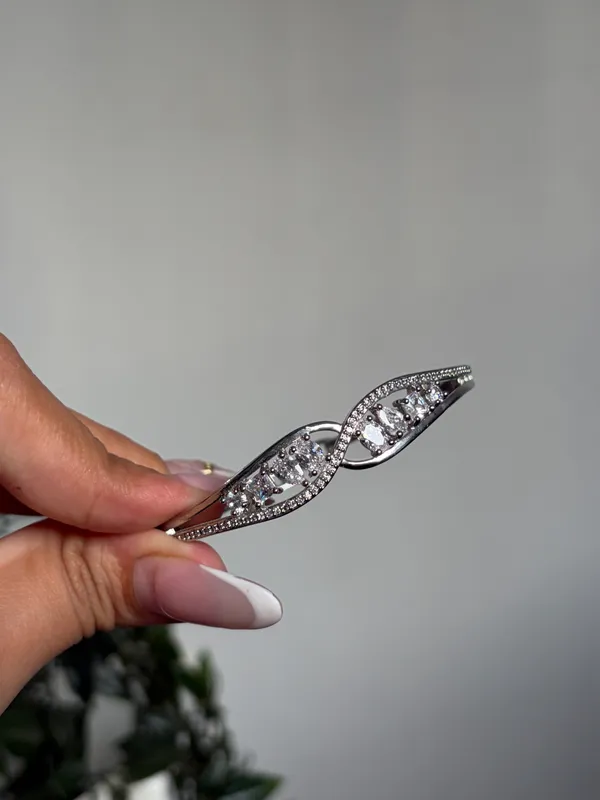Seraphina Twist Cuff
