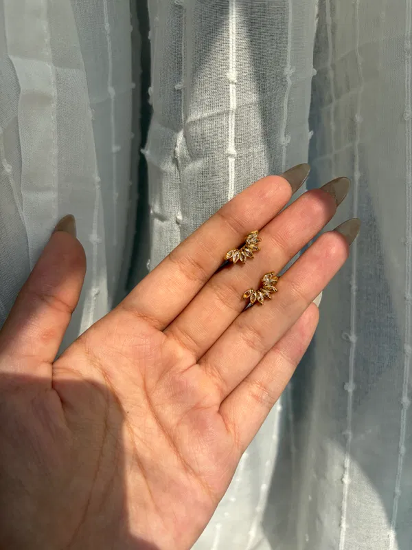 Veyra Bloom Hoops